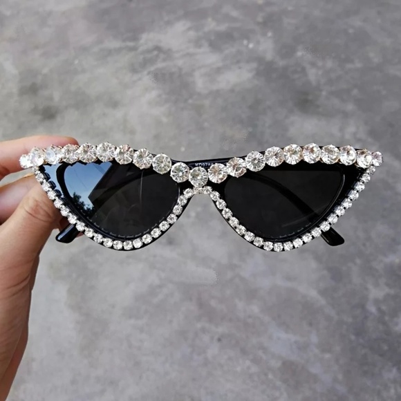 Women's rhinestone sunglasses - Picture 3 of 5